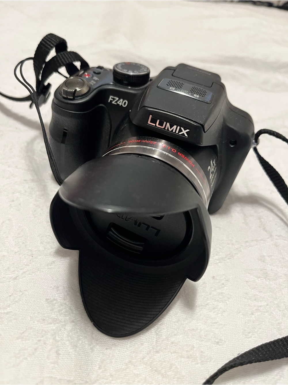Panasonic Lumix FZ40 Black Bridge Camera READ DESCRIPTION